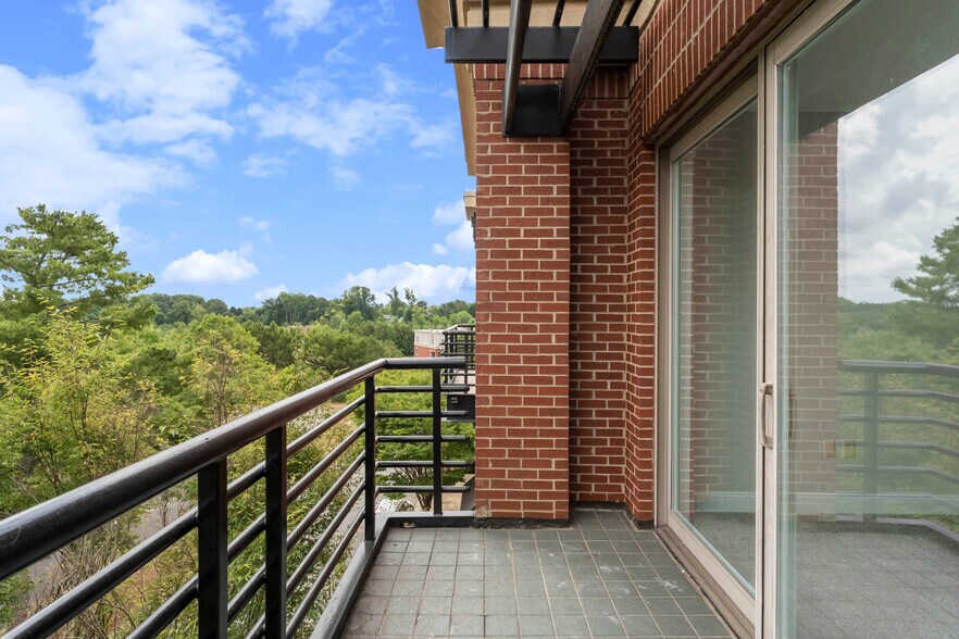 More Photos Of 19701 Bethel Church Rd, Cornelius Office For Sale