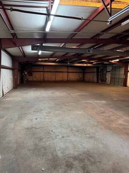 More Photos Of 6842 Satchelford Rd, Columbia Warehouse For Lease