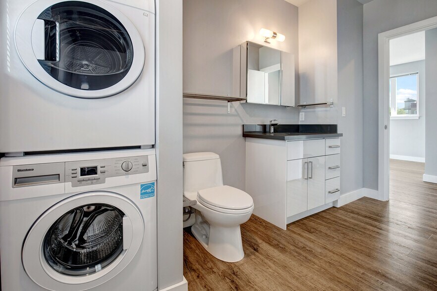 More Photos Of 215 Boylston Ave E, Seattle Apartments For Sale