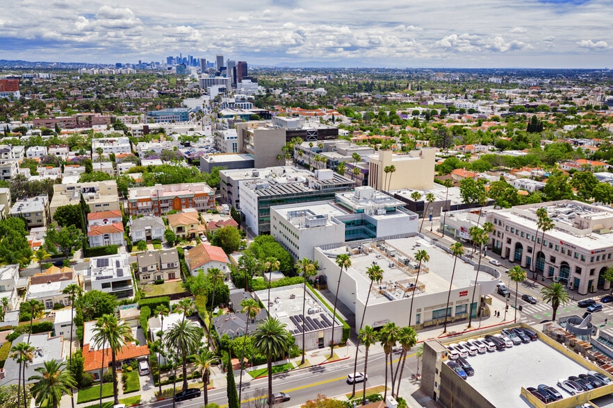 More Photos Of 110 N Doheny Dr, Beverly Hills Office For Sale