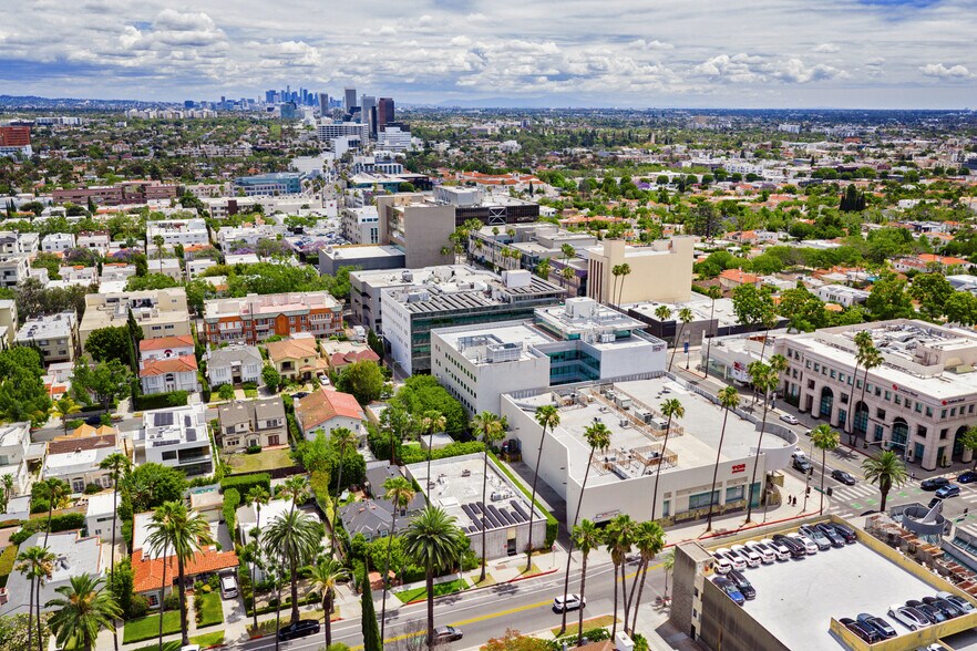 More Photos Of 114 Doheny Dr, Beverly Hills Office For Sale