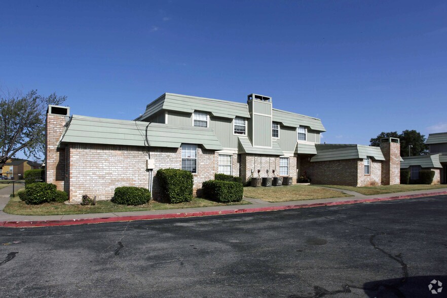 More Photos Of 7404 Lyrewood Ln, Oklahoma City Apartments For Sale