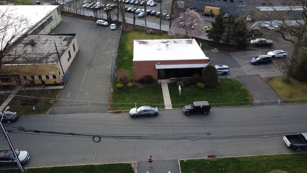 Primary Photo Of 43 Commerce St, Springfield Flex For Sale