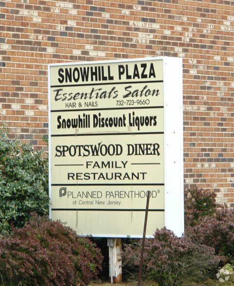 More Photos Of 12 Snowhill St, Spotswood Freestanding For Lease