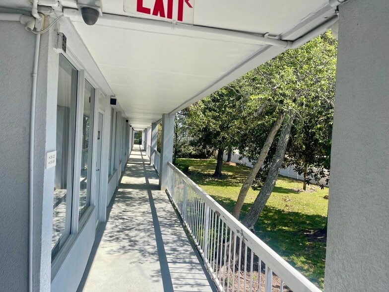 More Photos Of 3 Gateway Blvd S, Savannah Hotel For Sale