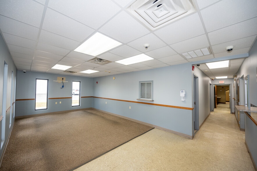 More Photos Of 2114 N Jackson St, Tullahoma Loft Creative Space For Sale