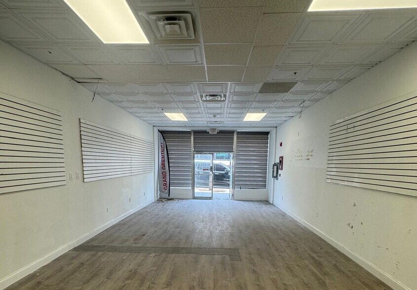 More Photos Of 367 Central Ave, Jersey City Storefront For Lease