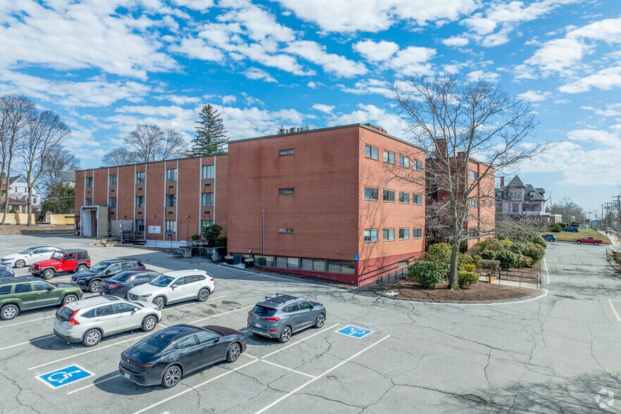 More Photos Of 76 Summer St, Fitchburg Office For Sale