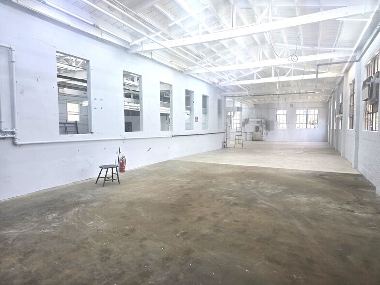 More Photos Of 224 Glenwood Ave, Bloomfield Warehouse For Lease