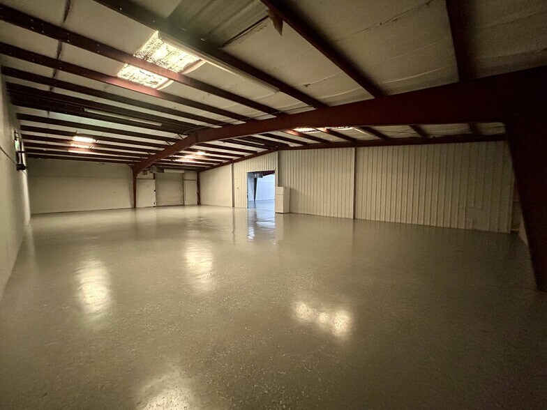 More Photos Of 164 Robert Smalls Pky, Beaufort Flex For Lease
