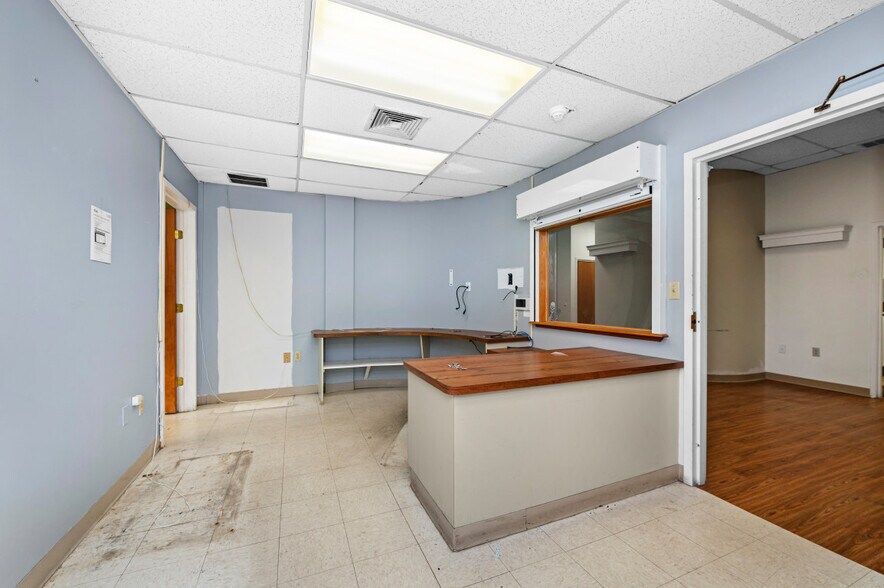 More Photos Of 52 Sharon St, Malden Office For Lease