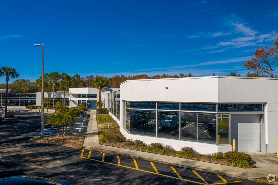 More Photos Of 12973-12985 N Telecom Pky, Temple Terrace Unknown For Lease