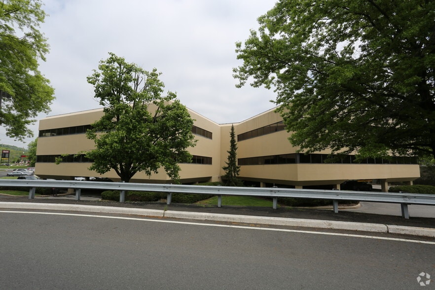 More Photos Of 239 Us Highway 22 E, Green Brook Office For Sale