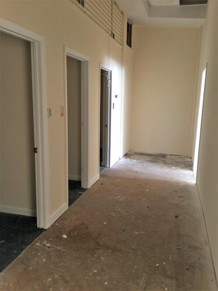 More Photos Of 133 S Hill St, Griffin Storefront Retail Office For Lease