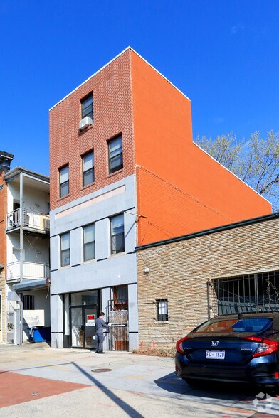 More Photos Of 6 P St NE, Washington Storefront Retail Office For Lease
