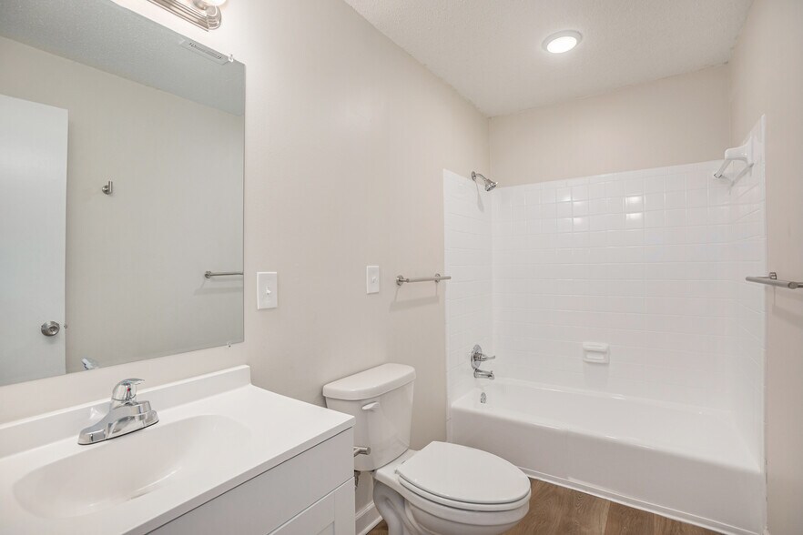 More Photos Of 8831-8837 Glenwood Ct, Overland Park Apartments For Sale