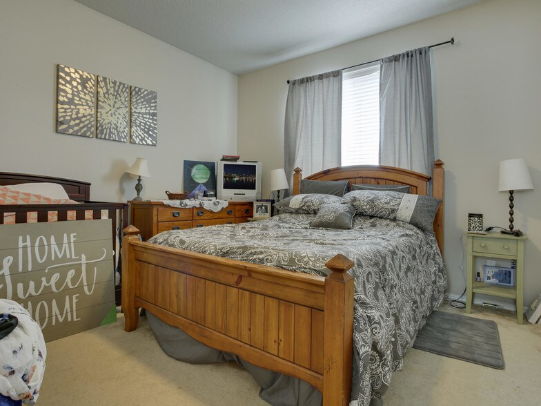 More Photos Of 1647 NE Market Dr, Fairview Apartments For Sale