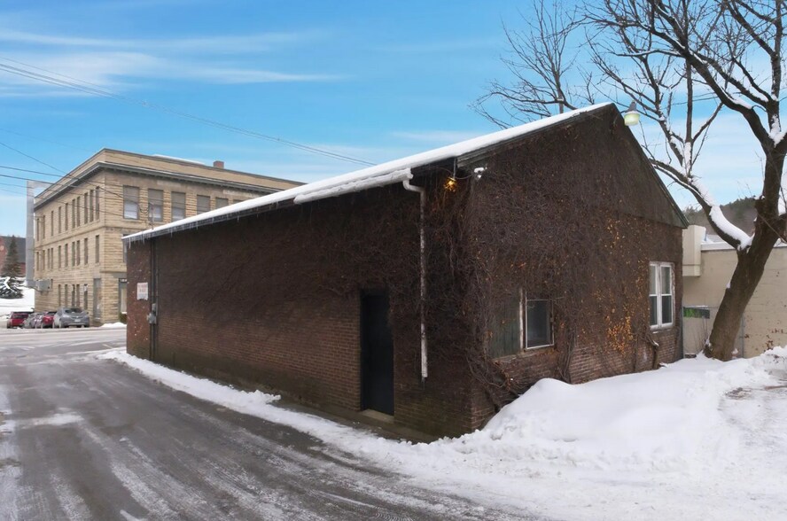 More Photos Of 47 Main St, Ashland Freestanding For Sale