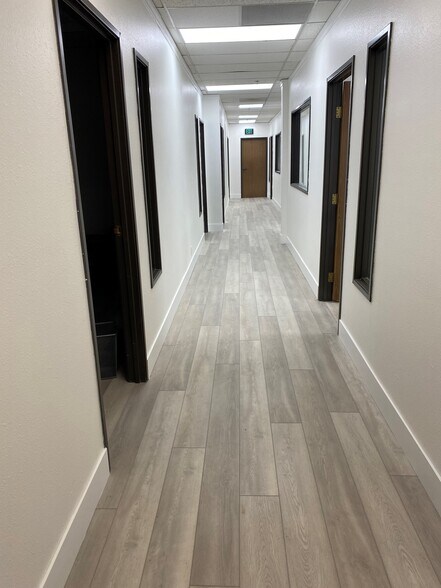 More Photos Of 23293 S Pointe Dr, Laguna Hills Medical For Lease