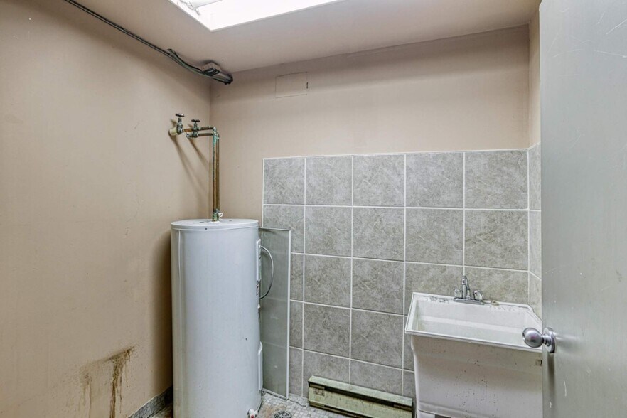 More Photos Of 2 Lisgar St, Sudbury Office For Sale