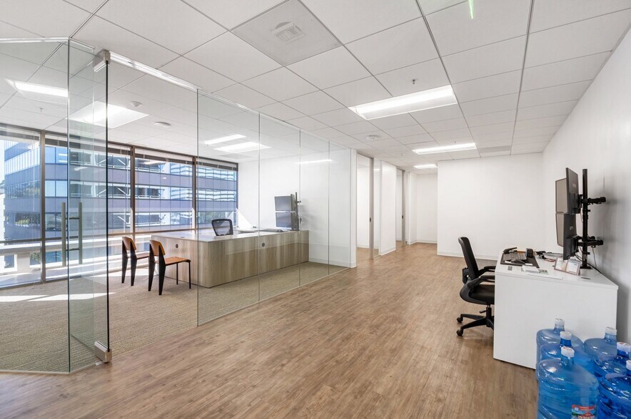 More Photos Of 15233 Ventura Blvd, Sherman Oaks Office For Lease
