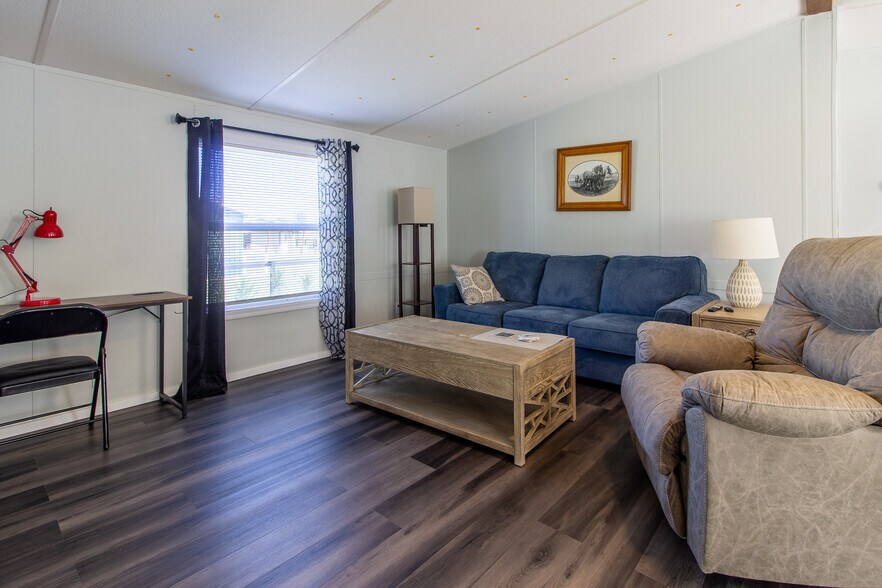 More Photos Of 20221 SW 5th Pl, Dunnellon Specialty For Sale