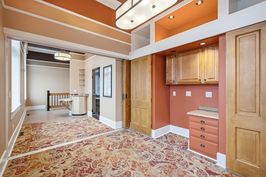 More Photos Of 101 S Big Horn Ave, Moorcroft Flex For Sale