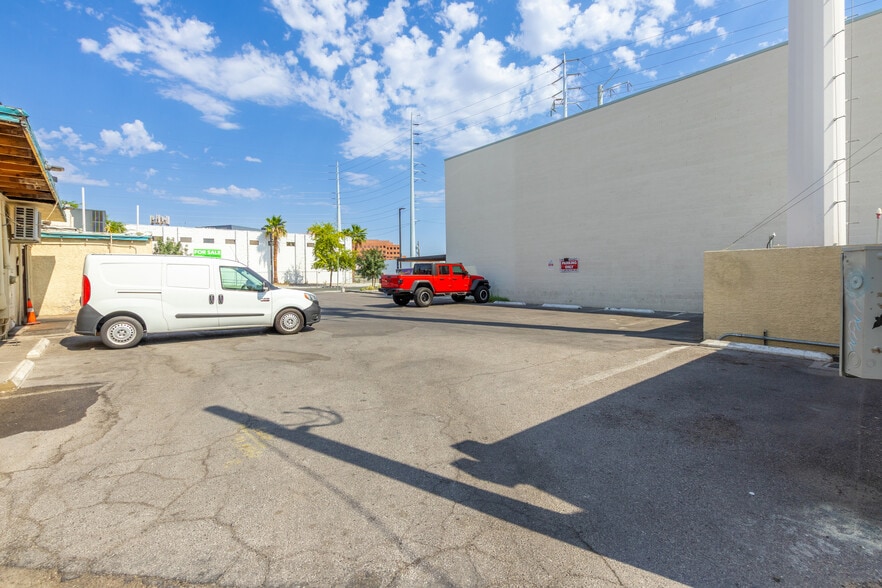 More Photos Of 808 S 1st St, Las Vegas General Retail For Sale