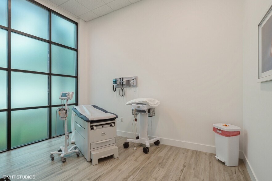 More Photos Of 3333 20th St, Vero Beach Medical For Sale