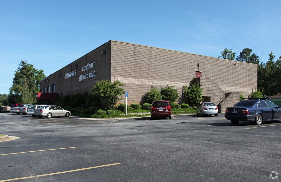 Primary Photo Of 754 Beaver Ruin Rd NW, Lilburn Freestanding For Lease