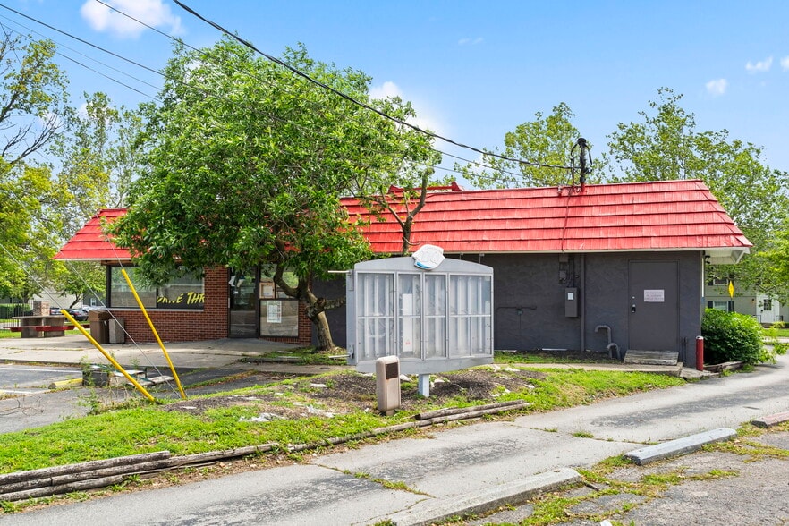More Photos Of 1900 Tamarack Cir S, Columbus Fast Food For Lease