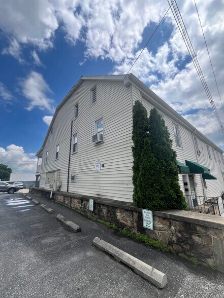 More Photos Of 1 E Main St, Thurmont Storefront Retail Office For Lease