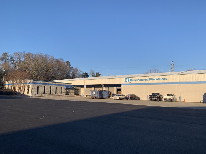 Primary Photo Of 4158 Appalachian Way, Knoxville Distribution For Lease