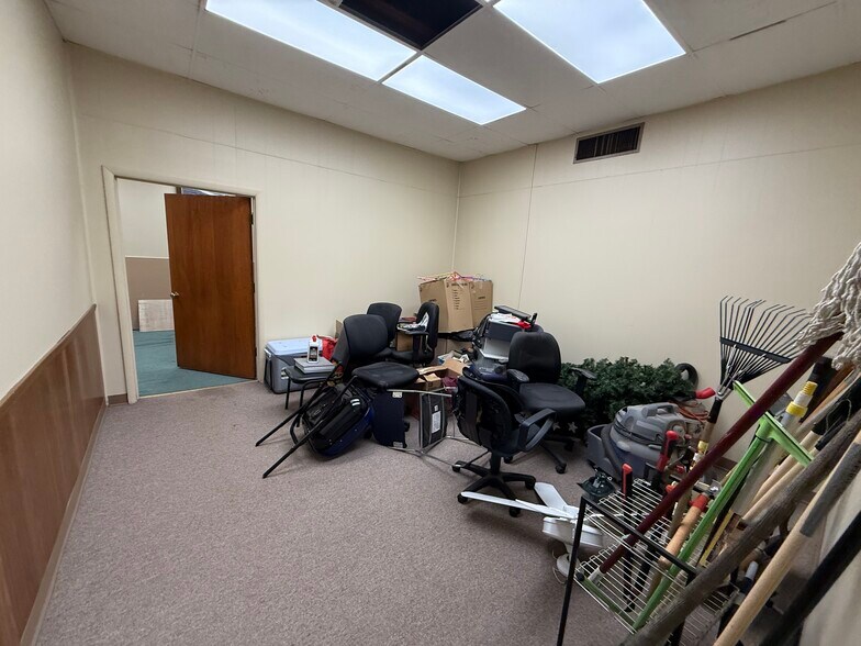 More Photos Of 630 Market St, Steubenville Office For Sale