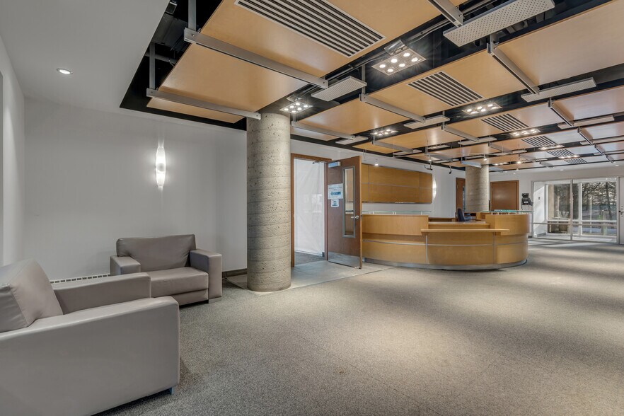 More Photos Of 6500 Boul Guillaume-Couture, Lévis Office For Lease