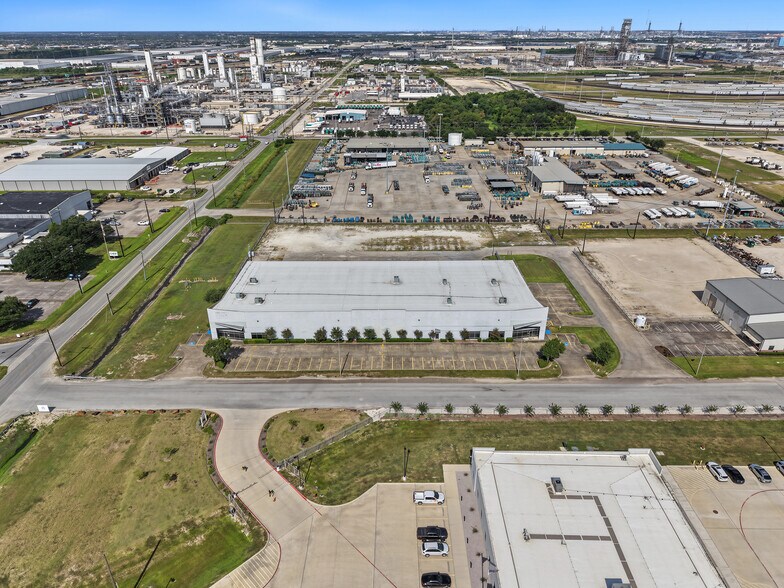 More Photos Of 10845 Strang Rd, La Porte Warehouse For Lease