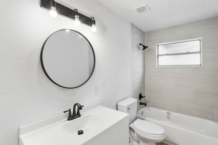 More Photos Of 12703 N 15th St, Tampa Apartments For Sale