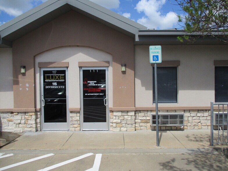 More Photos Of 4303 S Bowen Rd, Arlington Self Storage For Lease