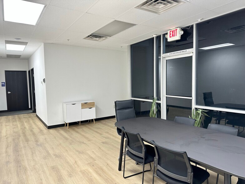 More Photos Of 4535 Statz St, North Las Vegas Warehouse For Lease