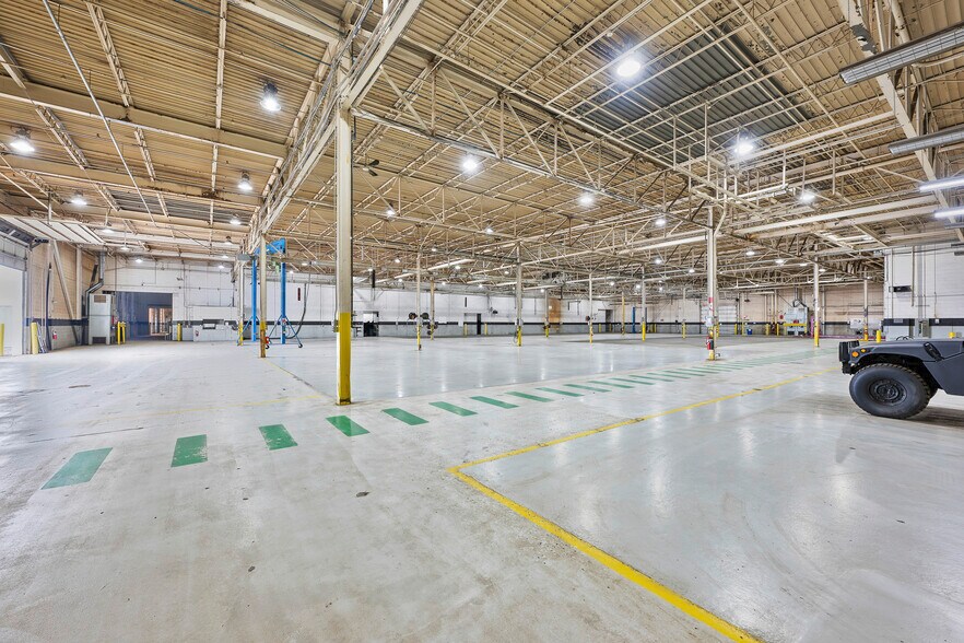 More Photos Of 2727 S Beech Daly Rd, Dearborn Heights Warehouse For Sale