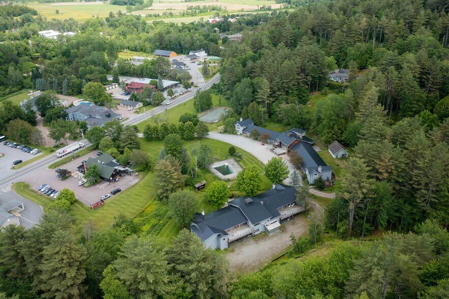 More Photos Of 1007 Mountain Rd, Stowe Hotel For Sale