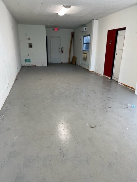 More Photos Of 2400 25th St N, Saint Petersburg Office For Sale