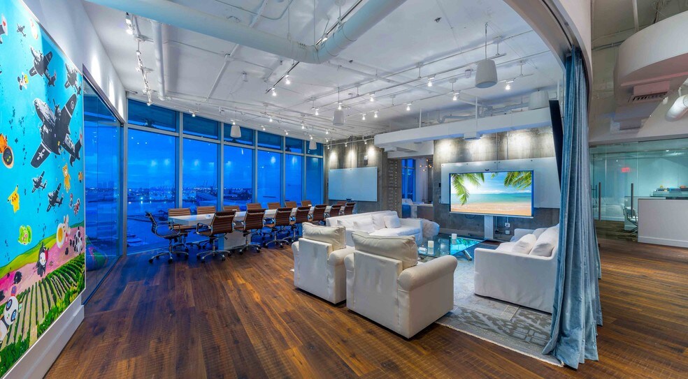 More Photos Of 900-990 Biscayne Blvd, Miami Apartments For Sale