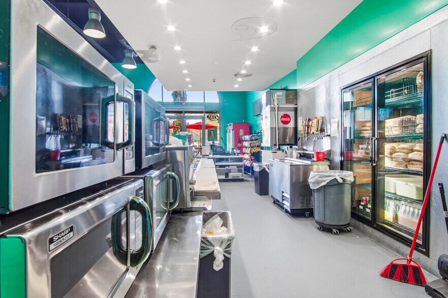 More Photos Of 7521-7631 Edinger Ave, Huntington Beach Apartments For Lease