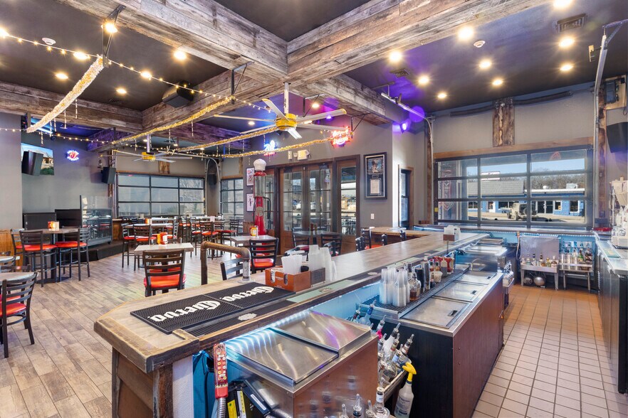 More Photos Of 1289 Bagnell Dam Blvd, Lake Ozark Restaurant For Sale