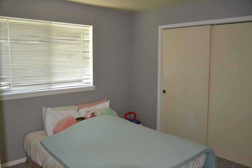 More Photos Of 100 Shady River Dr, Junction Apartments For Sale