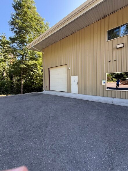 More Photos Of 410 Ida St W, Bremerton Warehouse For Lease