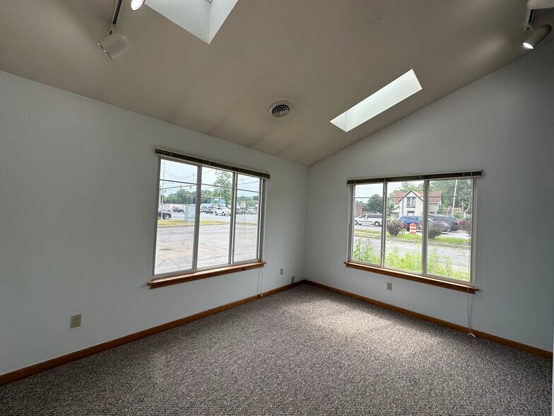 More Photos Of 6523 Stadium Dr, Kalamazoo Medical For Lease