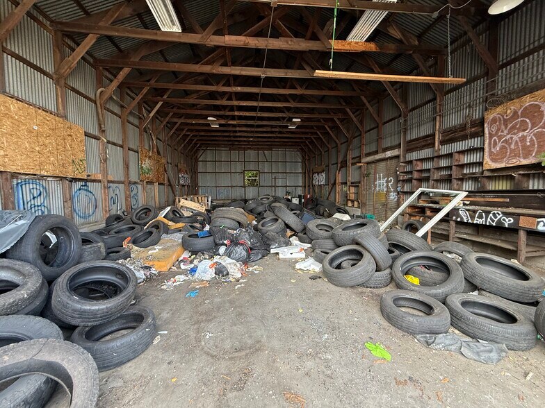 More Photos Of 3821 NW St Helens Rd, Portland Warehouse For Sale