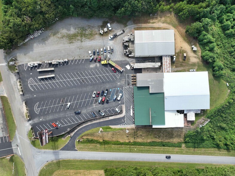 More Photos Of 63 Talona Spur Rd, Ellijay Freestanding For Sale